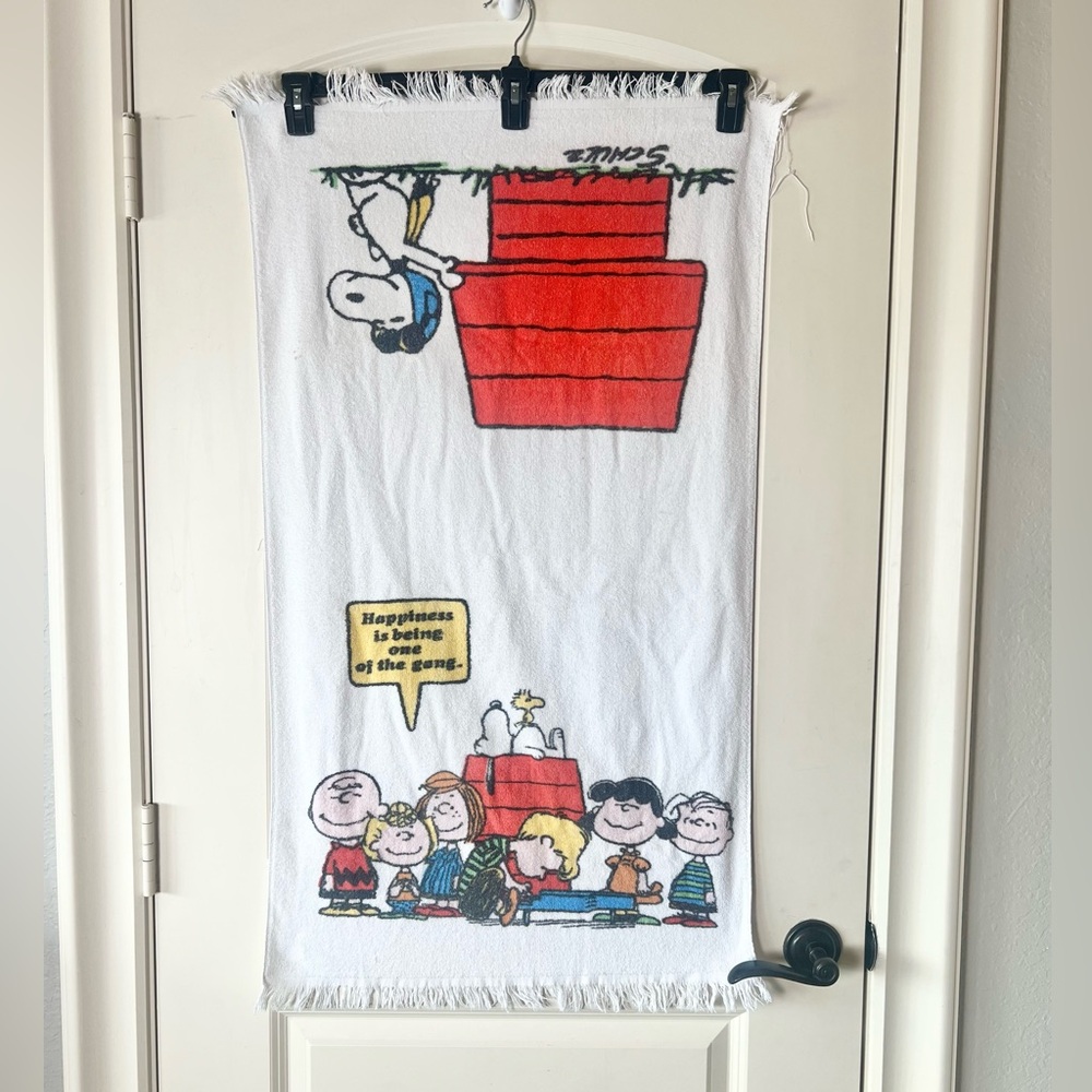 Vintage 1970s Snoopy Peanuts "The Gang" Fringed Bath Towel